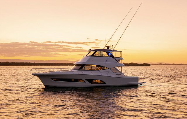 Navigating the night: 8 tips for safe boating after dark