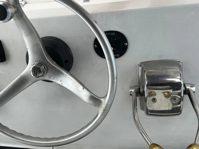 2000 Stuart Angler 32 Center Console/Cutty