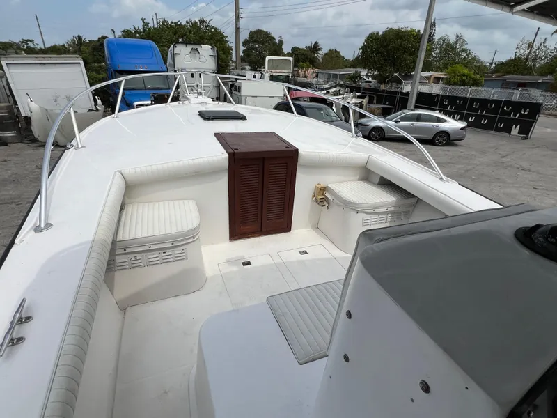 2000 Stuart Angler 32 Center Console/Cutty