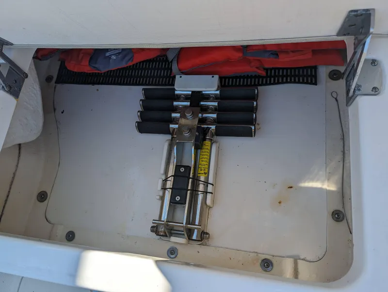 2017 Boston Whaler 320 Vantage