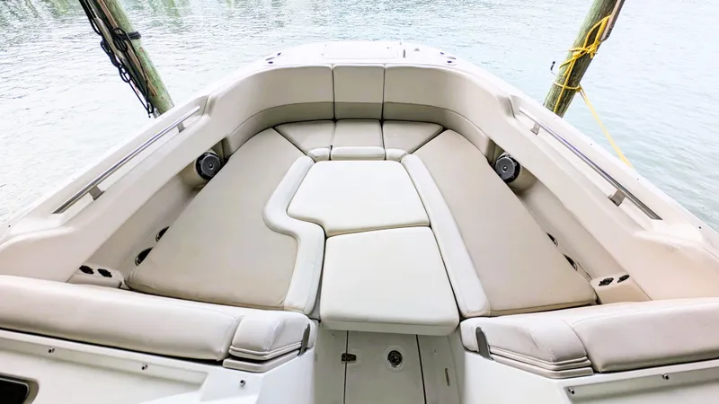 2017 Boston Whaler 320 Vantage