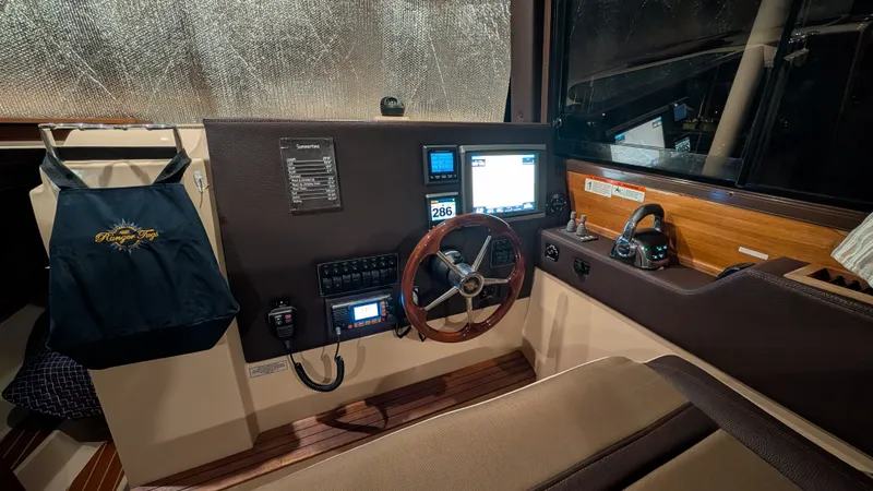 2015 Ranger Tugs R-29 S