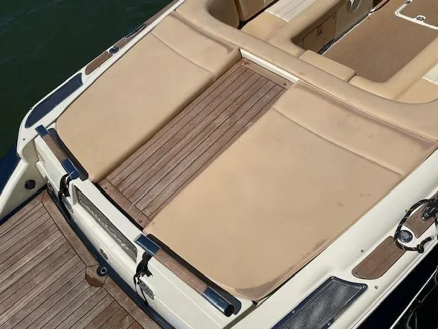 2011 Chris-Craft Launch 25