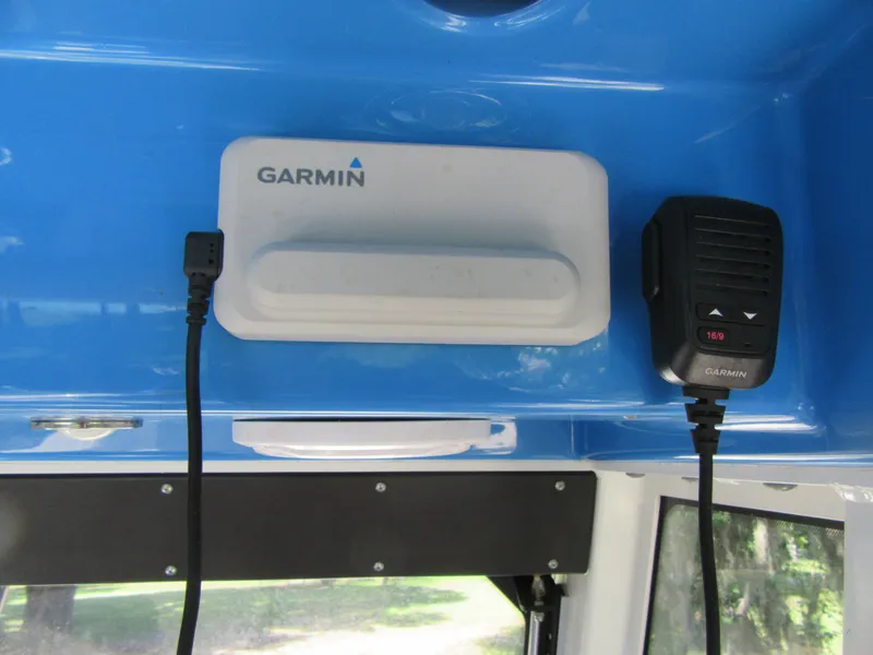 Garmin equipment on a 2017 Everglades 255 Center Console boat.