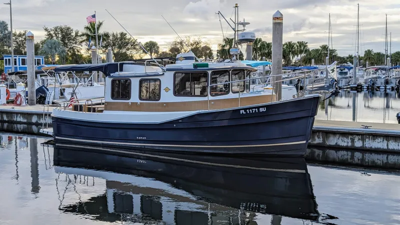 2014 Ranger Tugs R-27