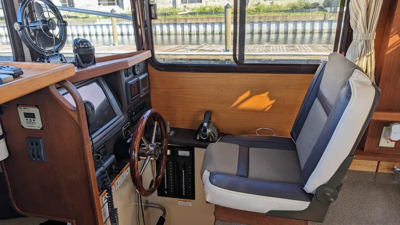2014 Ranger Tugs R-27