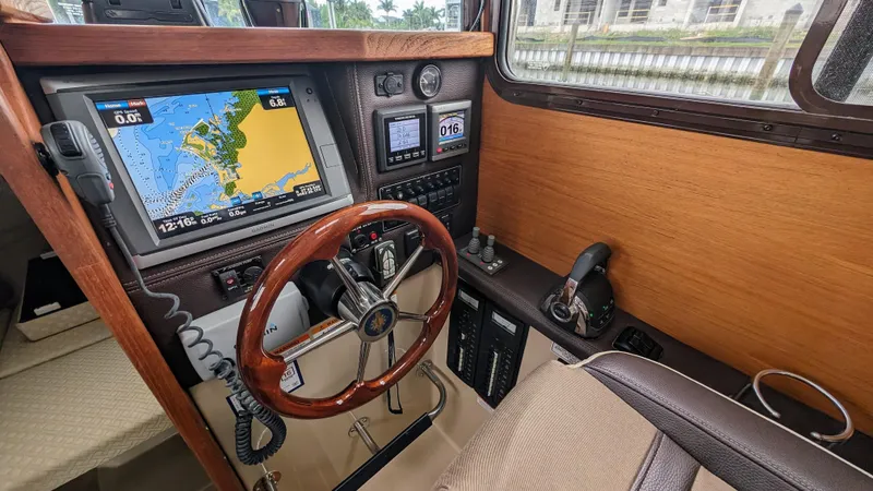 2014 Ranger Tugs R-27
