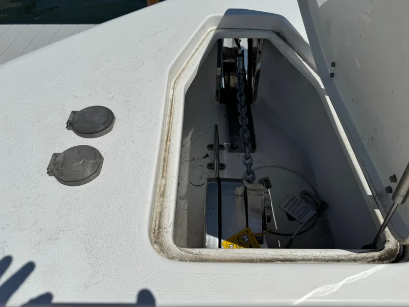 Anchor locker of Sea Hunt Gamefish 25, 2024 model.