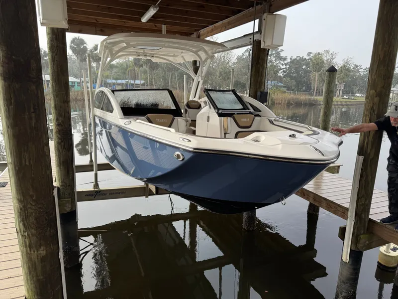 2023 Yamaha Boats 275SDX
