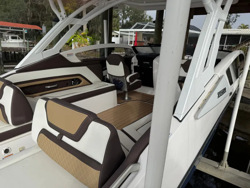 2023 Yamaha Boats 275SDX