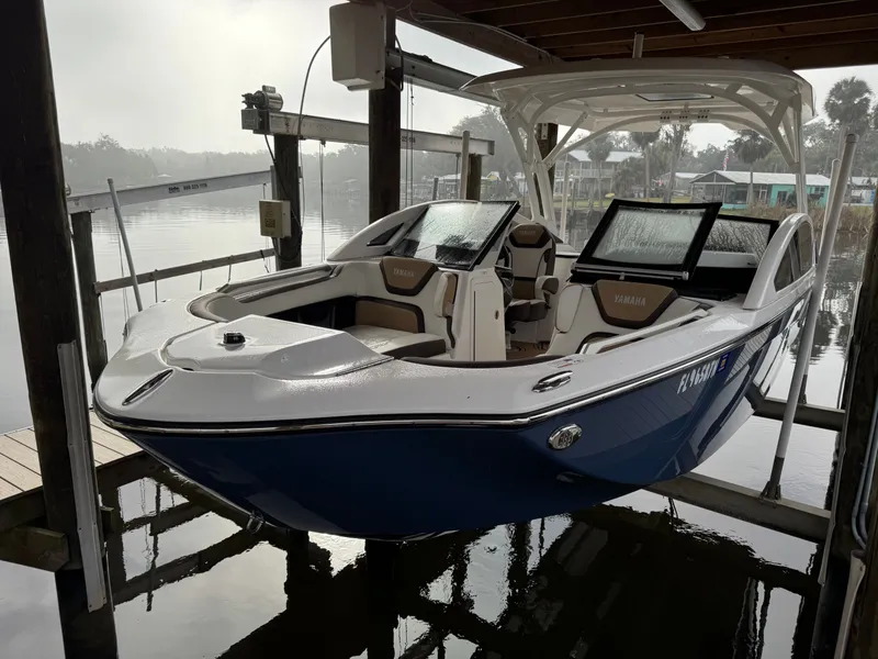 2023 Yamaha Boats 275SDX
