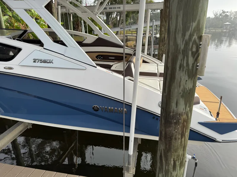 2023 Yamaha Boats 275SDX