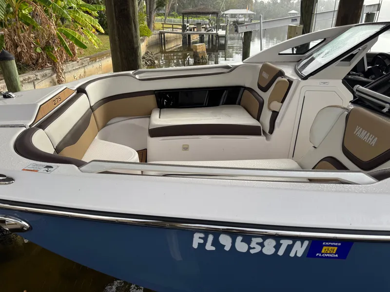 2023 Yamaha Boats 275SDX