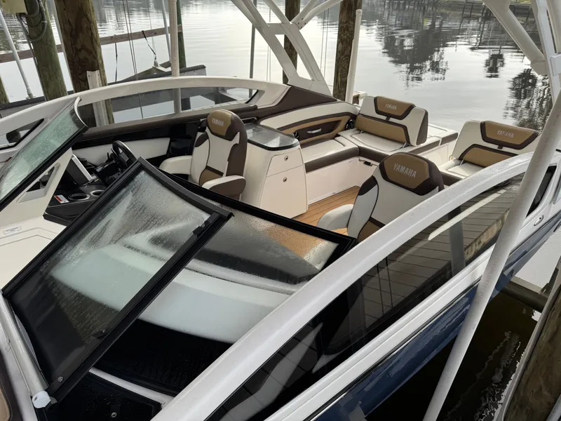 2023 Yamaha Boats 275SDX