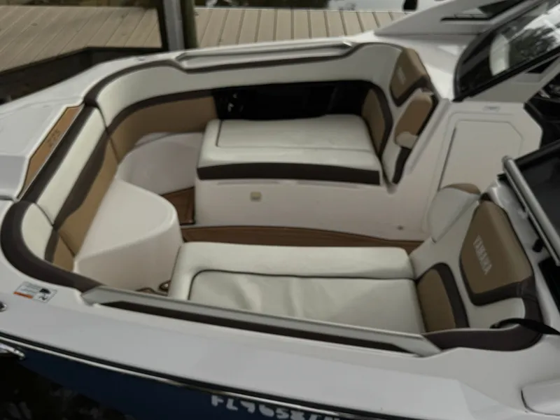 2023 Yamaha Boats 275SDX
