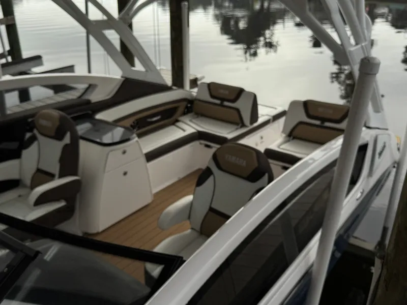 2023 Yamaha Boats 275SDX