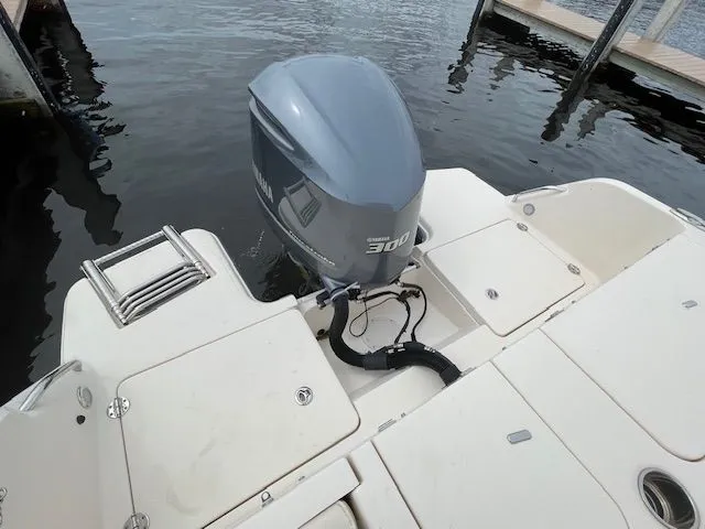 2018 Grady-White Freedom 235