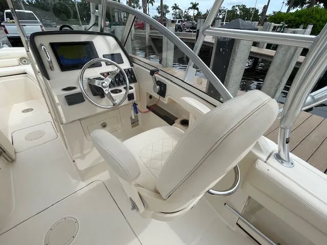 2018 Grady-White Freedom 235