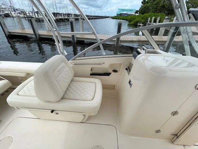 2018 Grady-White Freedom 235