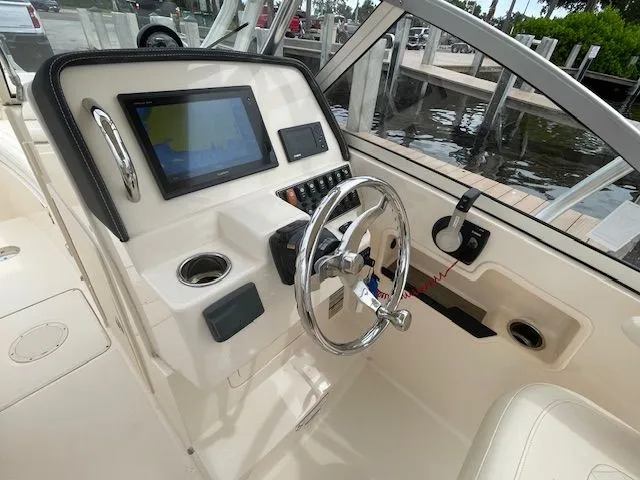 2018 Grady-White Freedom 235