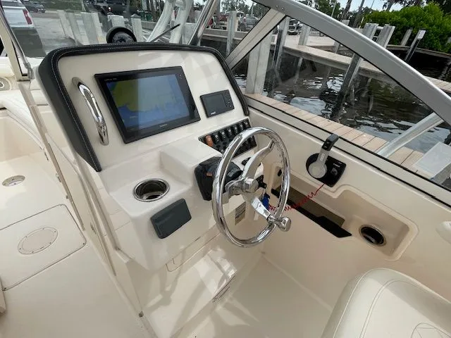 2018 Grady-White Freedom 235