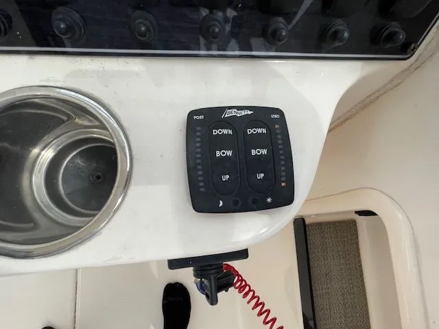 2018 Grady-White Freedom 235