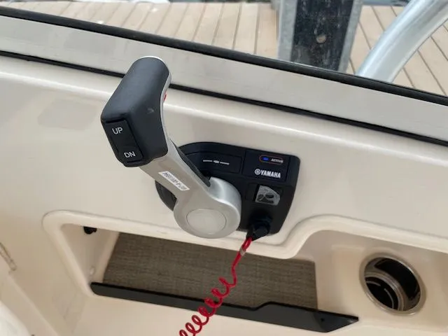 2018 Grady-White Freedom 235