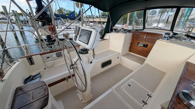 1998 Island Packet 40