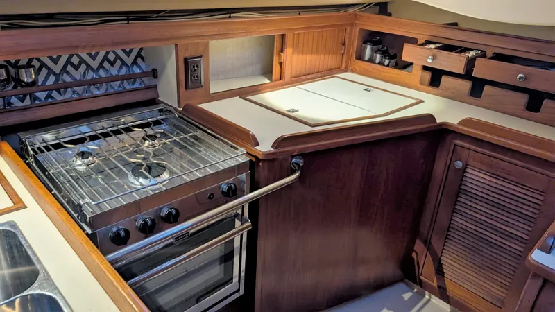 1998 Island Packet 40