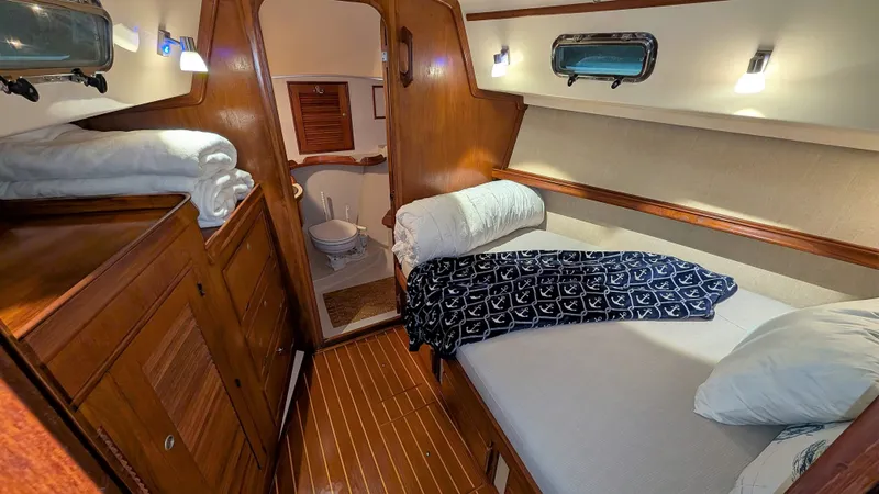 1998 Island Packet 40