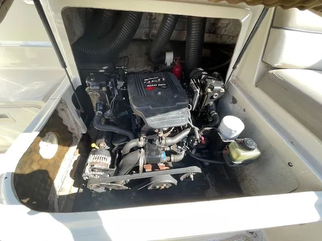 2003 Sea Ray 220 Sundeck