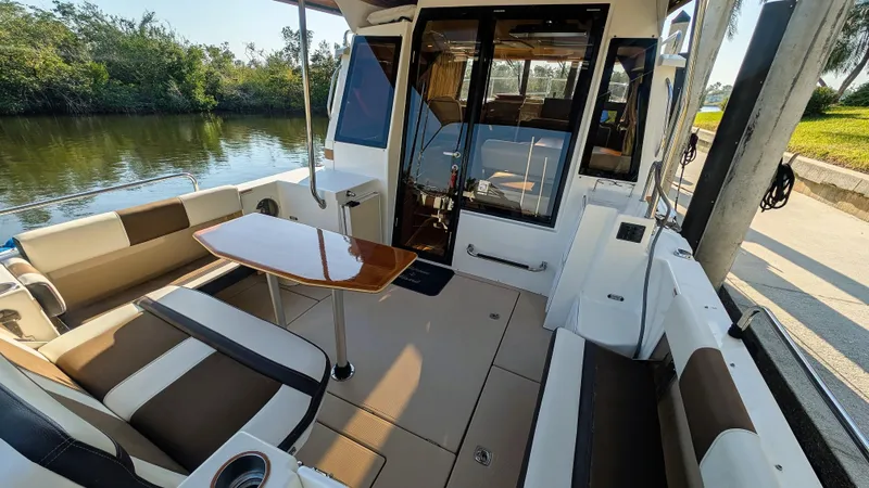 2017 Ranger Tugs R-29 S