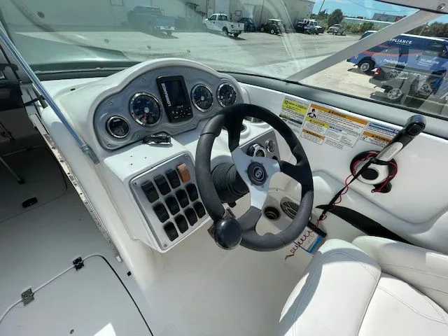 2013 Hurricane 24 Sundeck