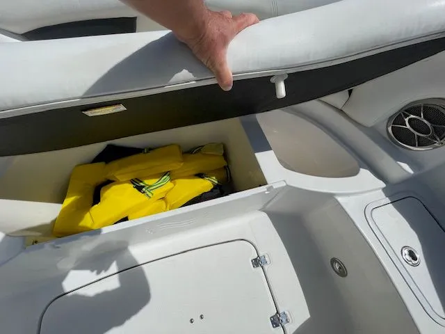 2013 Hurricane 24 Sundeck
