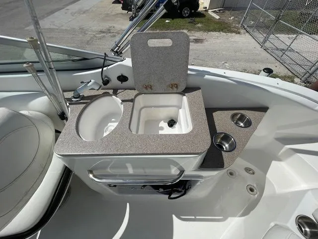 2013 Hurricane 24 Sundeck