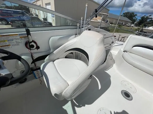2013 Hurricane 24 Sundeck