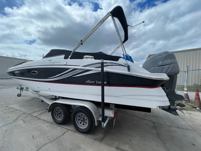 2013 Hurricane 24 Sundeck