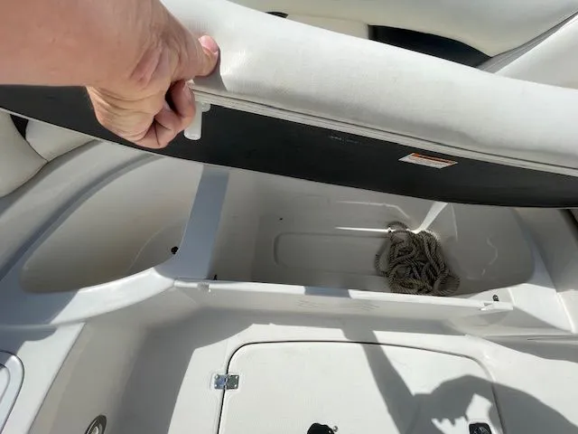 2013 Hurricane 24 Sundeck