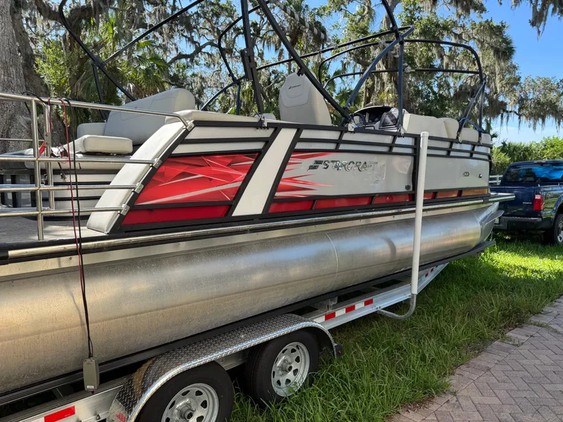 2022 Starcraft Smoker SLS 3Q
