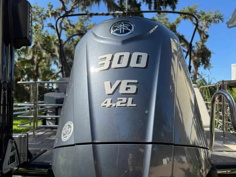 2022 Starcraft Smoker SLS 3Q