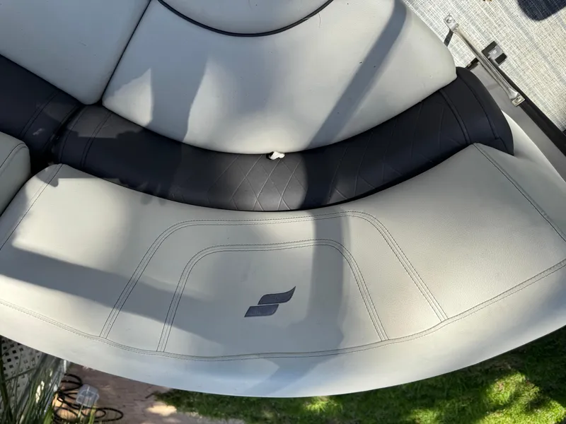 2022 Starcraft Smoker SLS 3Q