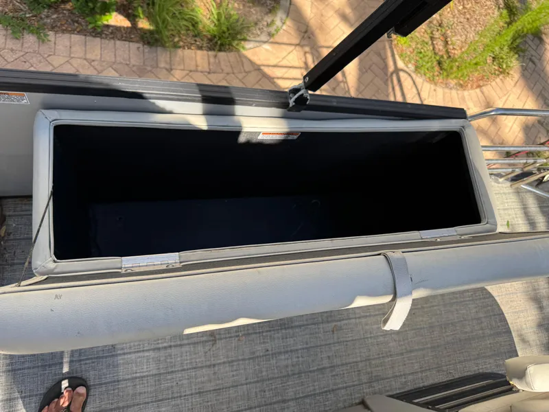 2022 Starcraft Smoker SLS 3Q