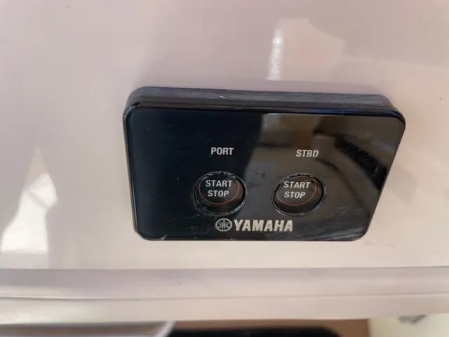 Yamaha start/stop control panel on 2017 Grady-White 300 Marlin boat.