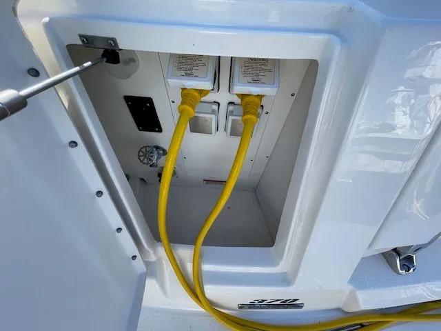 2012 Sea Ray Sundancer 370
