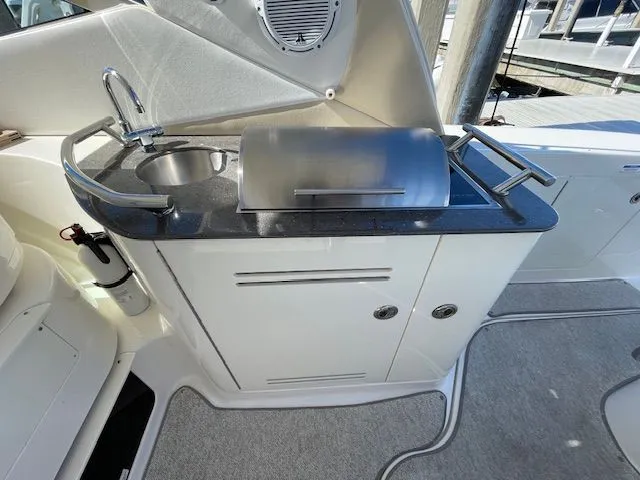 2012 Sea Ray Sundancer 370