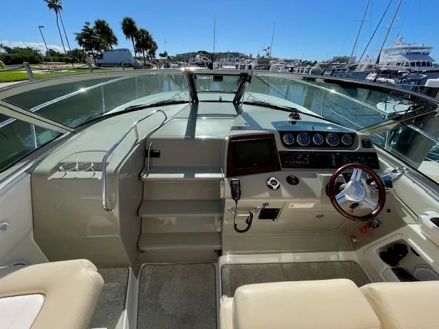 2012 Sea Ray Sundancer 370