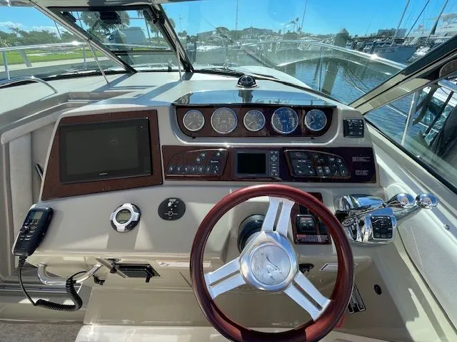 2012 Sea Ray Sundancer 370