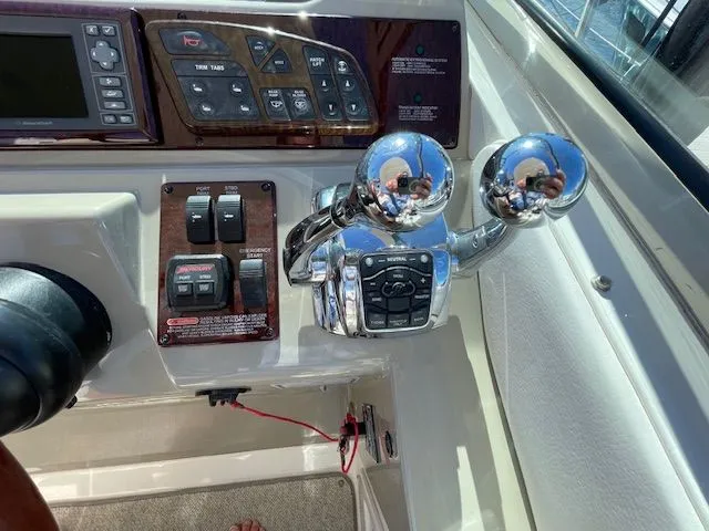 2012 Sea Ray Sundancer 370