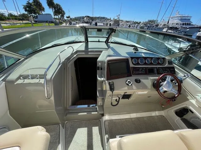 2012 Sea Ray Sundancer 370