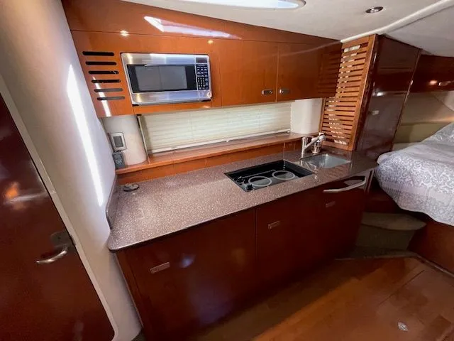 2012 Sea Ray Sundancer 370